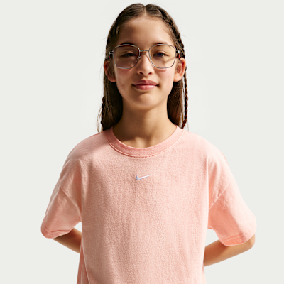 Nike Sportswear Essential Big Kids' (Girls') T-Shirt. Nike.com